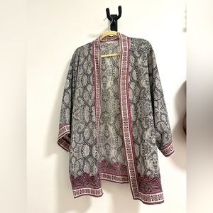 Woman’s top. Max Studio XL. Like new.